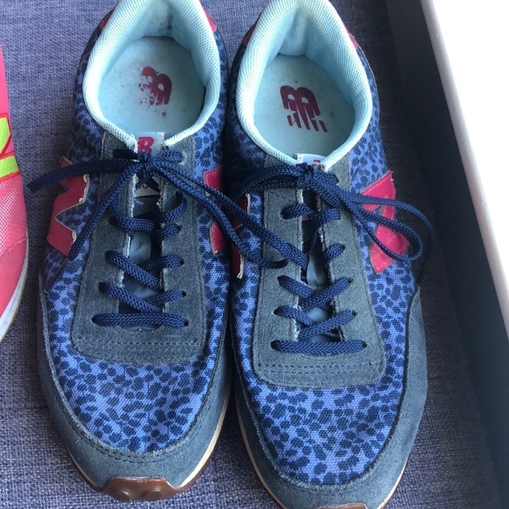 New Balance 410 blue and pink sneakers in 8